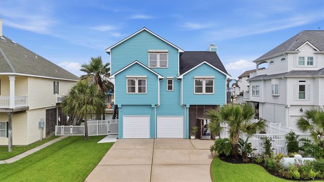 918 Short Reach Drive, Tiki Island, TX 77554