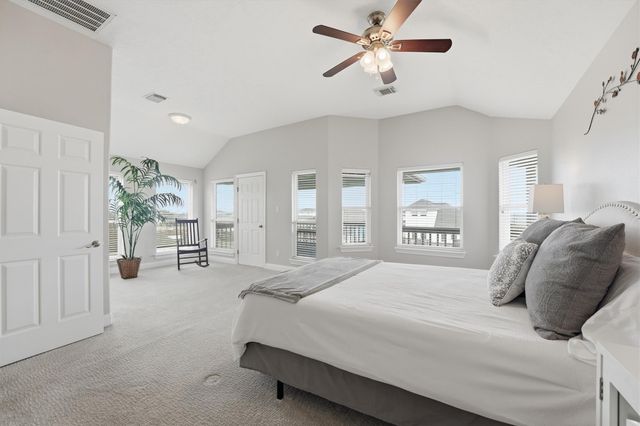 918 Short Reach Drive, Tiki Island, TX 77554