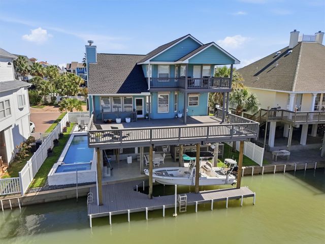 918 Short Reach Drive, Tiki Island, TX 77554