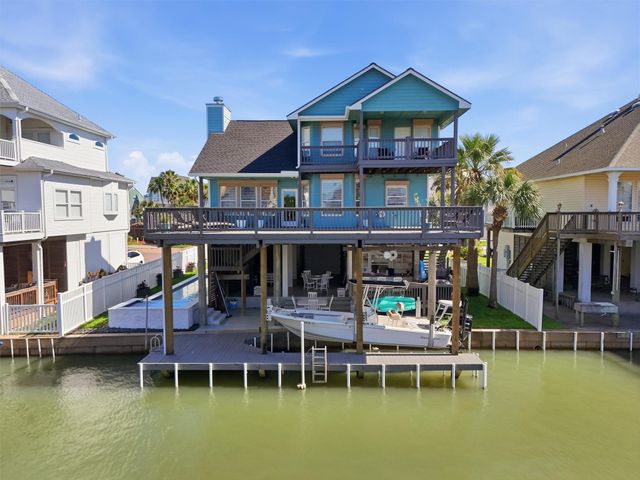 918 Short Reach Drive, Tiki Island, TX 77554