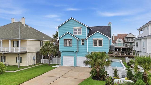 918 Short Reach Drive, Tiki Island, TX 77554