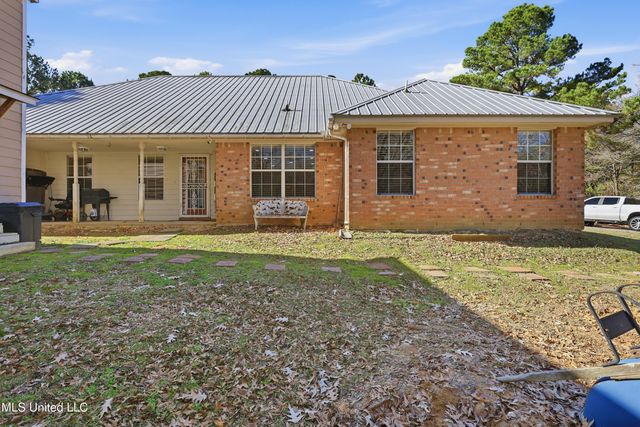 3945 Country Club Drive, Jackson, MS 39213