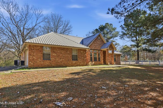 3945 Country Club Drive, Jackson, MS 39213