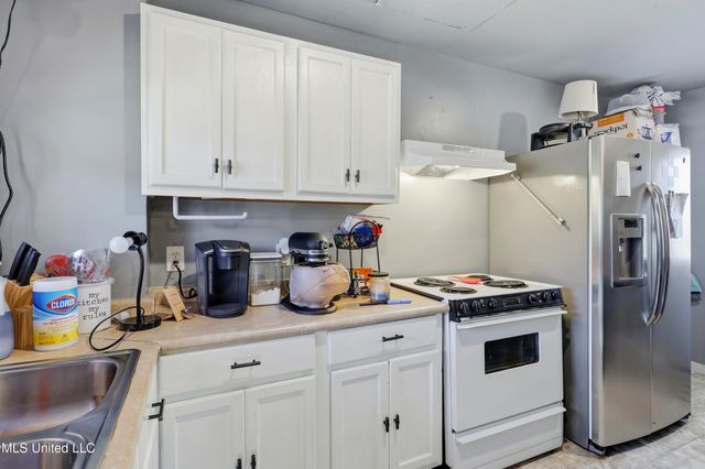 3945 Country Club Drive, Jackson, MS 39213