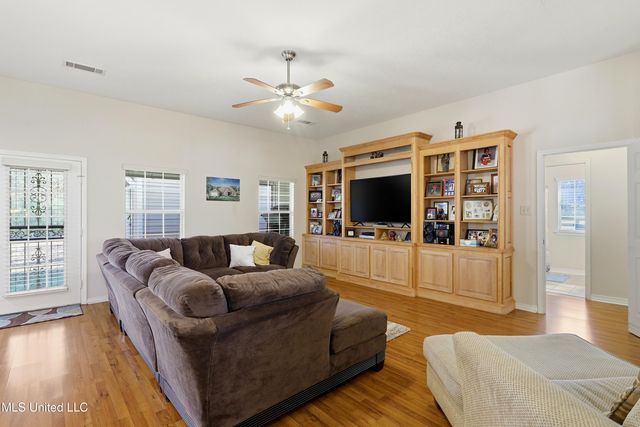 3945 Country Club Drive, Jackson, MS 39213