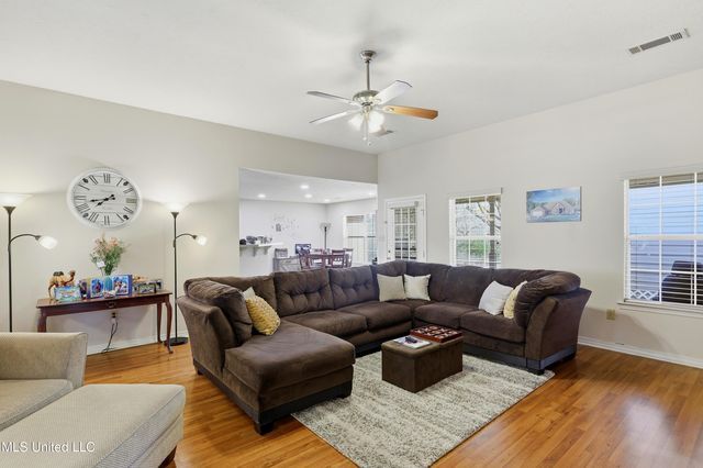 3945 Country Club Drive, Jackson, MS 39213