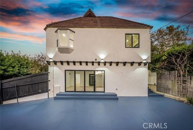 1145 S Longwood, Los Angeles, CA 90019