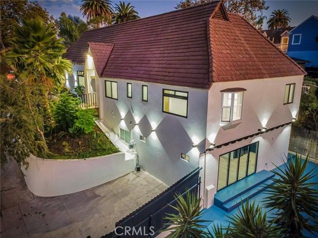 1145 S Longwood, Los Angeles, CA 90019