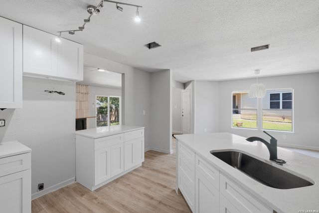 9135 Autumn Waters, San Antonio, TX 78254