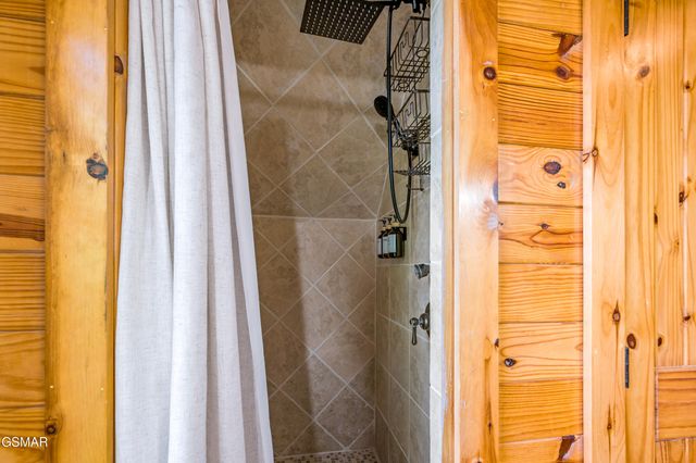 139 White Oak Resort Way, Gatlinburg, TN 37738