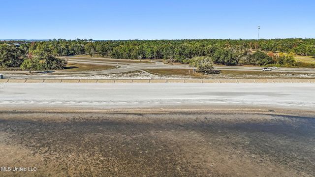 124 W Beach Boulevard, Pass Christian, MS 39571