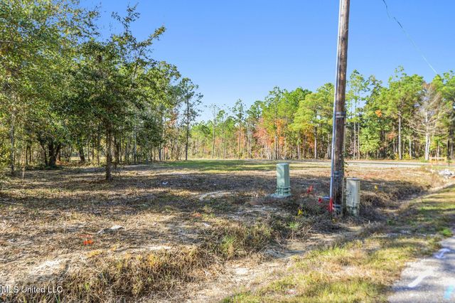 124 W Beach Boulevard, Pass Christian, MS 39571