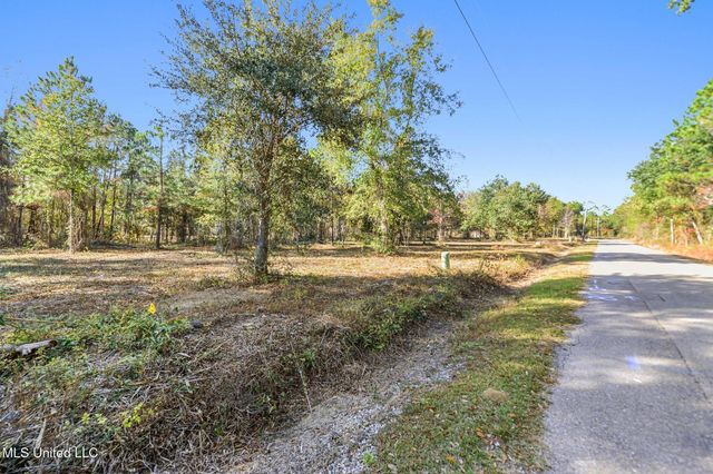 124 W Beach Boulevard, Pass Christian, MS 39571