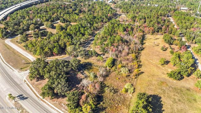 124 W Beach Boulevard, Pass Christian, MS 39571