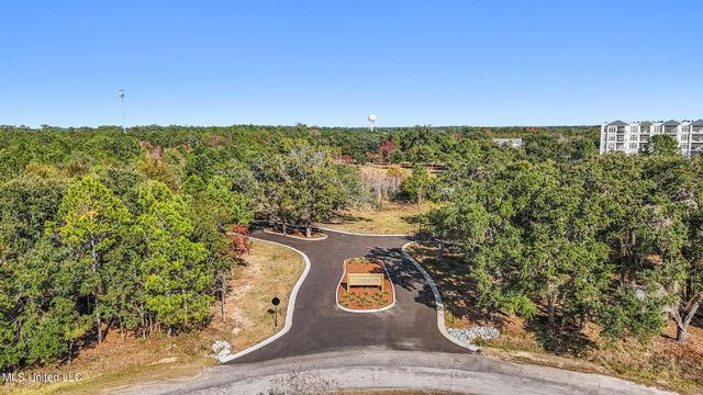 124 W Beach Boulevard, Pass Christian, MS 39571