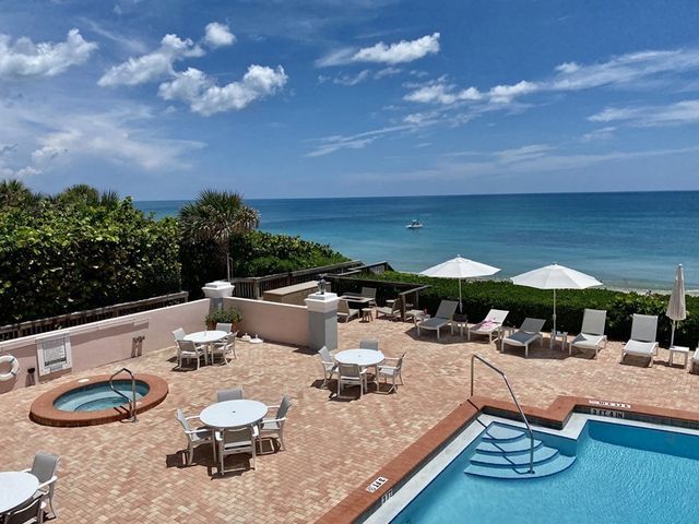 1543 Sabal Court, Vero Beach, FL 32963