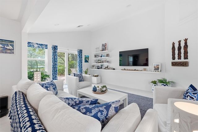 1543 Sabal Court, Vero Beach, FL 32963