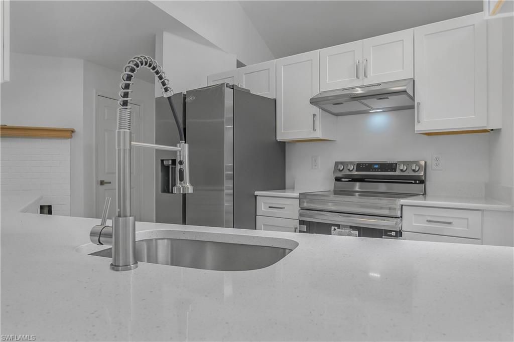 12393 Londonderry LN, BONITA SPRINGS, FL 34135 — photo 4
