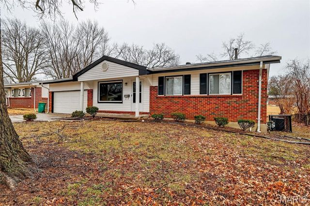 2348 Vorhof Drive, St Louis, MO 63136