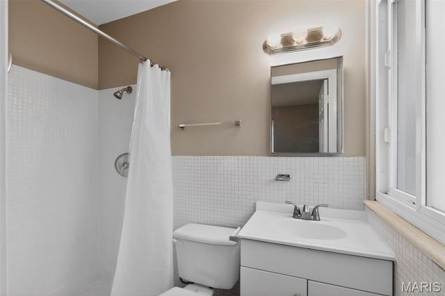 2348 Vorhof Drive, St Louis, MO 63136