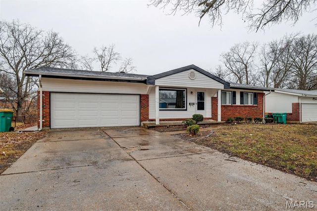 2348 Vorhof Drive, St Louis, MO 63136