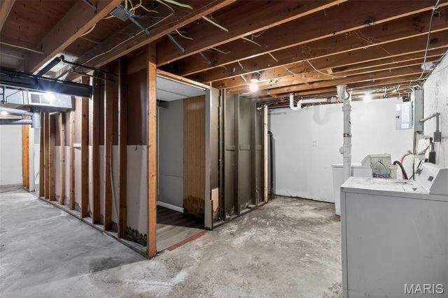 2348 Vorhof Drive, St Louis, MO 63136