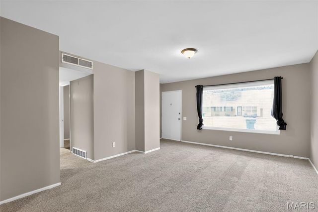 2348 Vorhof Drive, St Louis, MO 63136