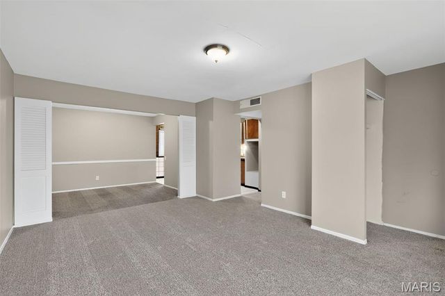 2348 Vorhof Drive, St Louis, MO 63136