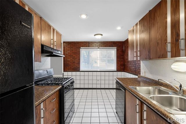 2348 Vorhof Drive, St Louis, MO 63136