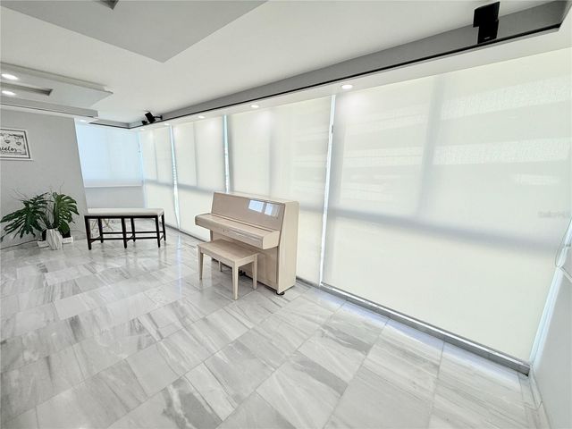 6410 ISLA VERDE AVENUE 8C, Carolina, PR 00979