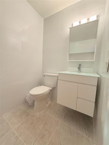 6410 ISLA VERDE AVENUE 8C, Carolina, PR 00979