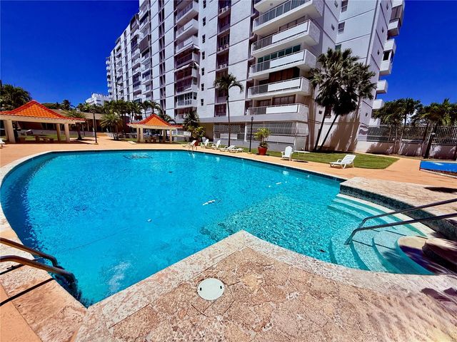 6410 ISLA VERDE AVENUE 8C, Carolina, PR 00979