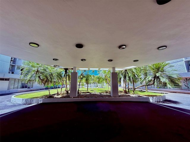 6410 ISLA VERDE AVENUE 8C, Carolina, PR 00979