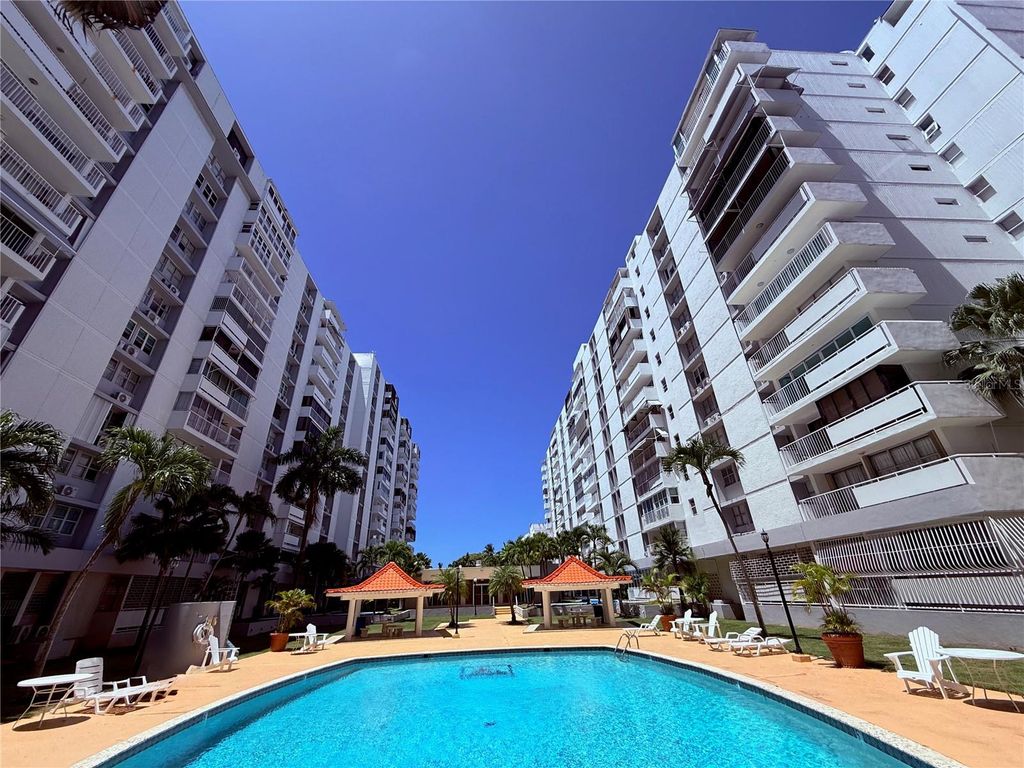 6410 ISLA VERDE AVENUE 8C, Carolina, PR 00979