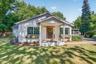 295 W Evans Creek Road, Rogue River, OR 97537