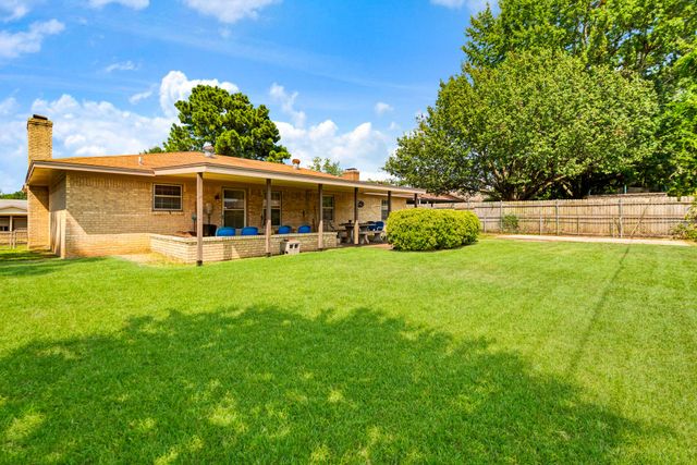 3450 Vagas Drive, Paris, TX 75462