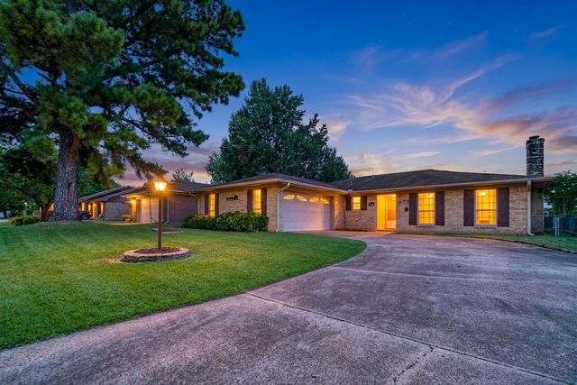 3450 Vagas Drive, Paris, TX 75462