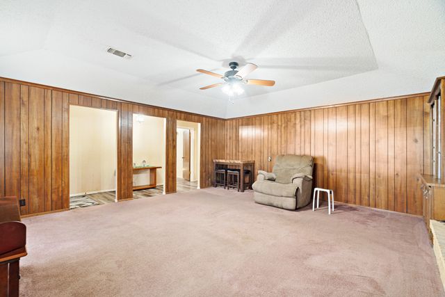 3450 Vagas Drive, Paris, TX 75462