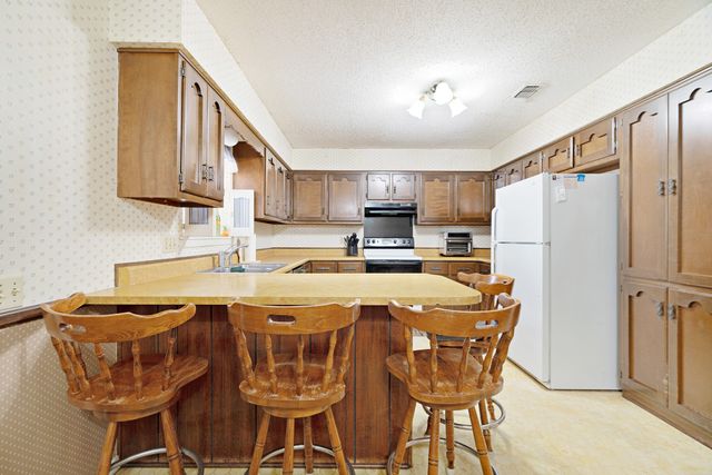 3450 Vagas Drive, Paris, TX 75462