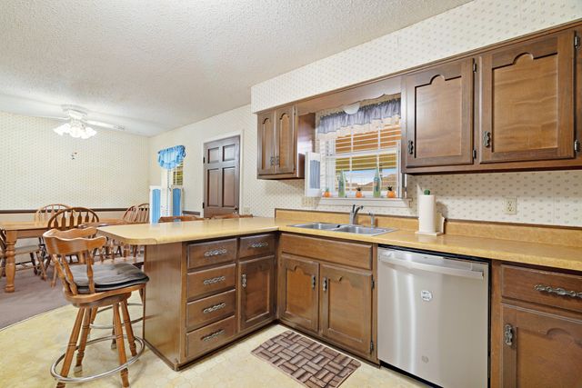 3450 Vagas Drive, Paris, TX 75462