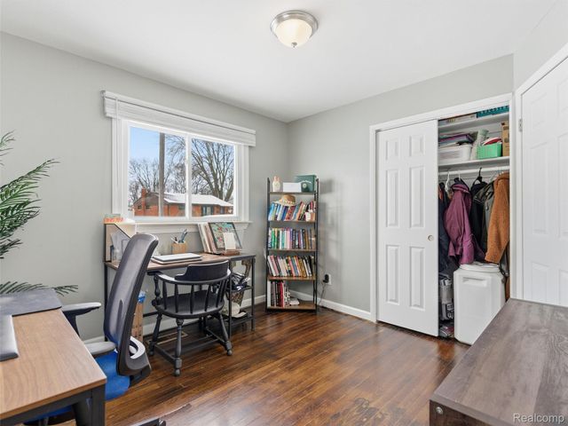 31907 Courtland Street, St. Clair Shores, MI 48082