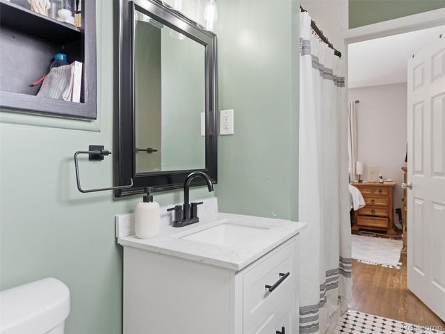 31907 Courtland Street, St. Clair Shores, MI 48082