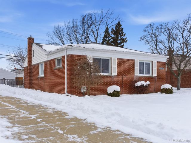 31907 Courtland Street, St. Clair Shores, MI 48082