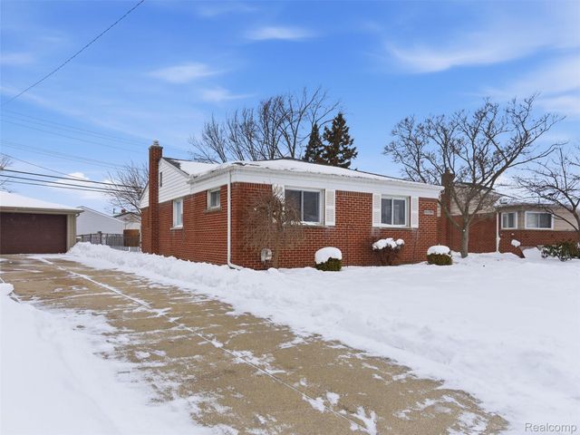 31907 Courtland Street, St. Clair Shores, MI 48082