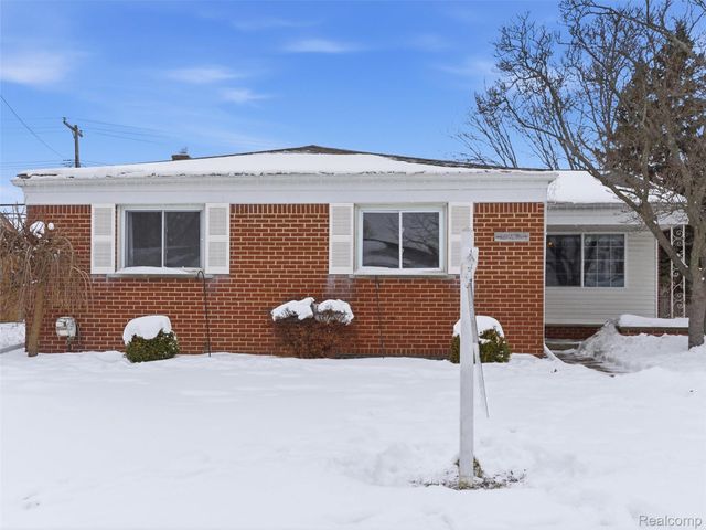 31907 Courtland Street, St. Clair Shores, MI 48082