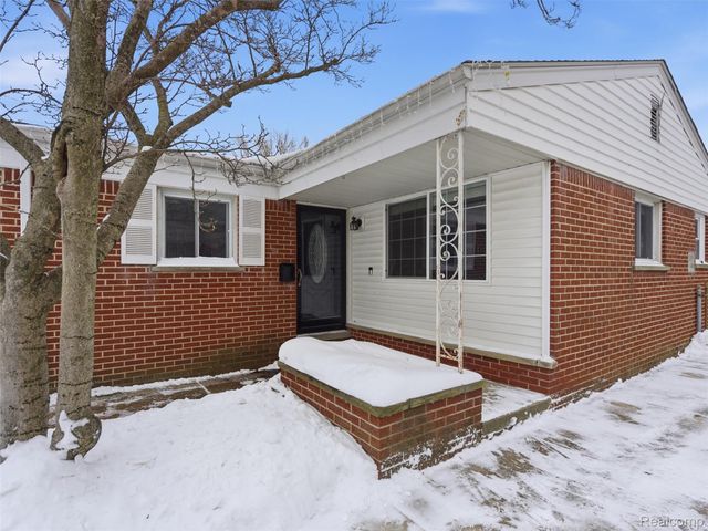 31907 Courtland Street, St. Clair Shores, MI 48082