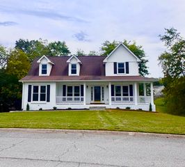 880 S Ridge Trl, Clarksville, TN 37043