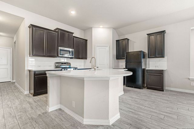 8132 Dublin Frst, San Antonio, TX 78253