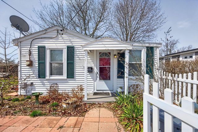 69 Spring Street, Hyannis, MA 02601