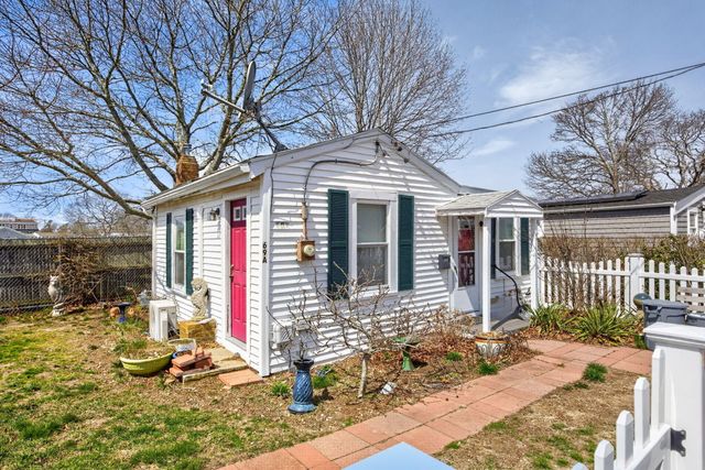 69 Spring Street, Hyannis, MA 02601